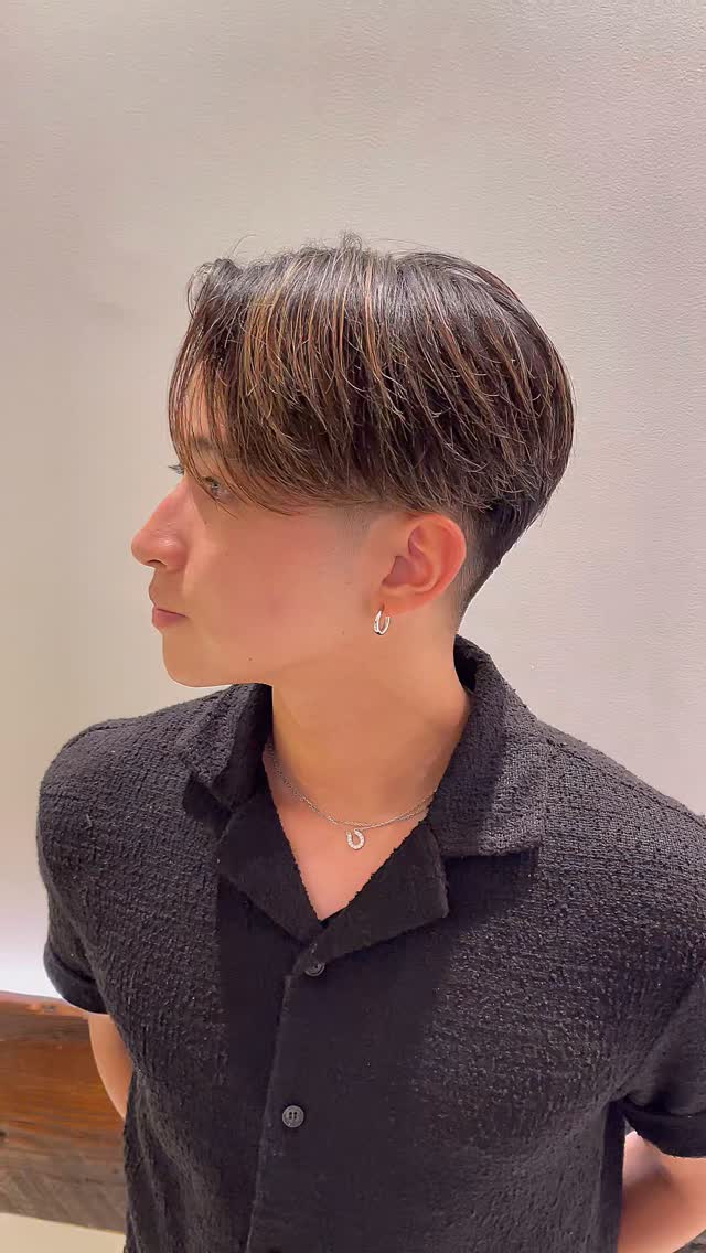 銀座二丁目店 GINZA 2 chome kakimoto arms銀座2丁目店
銀座メンズカット専門店✂︎

カラー @yukino_sun_27 

年中無休
☎︎ 03 5761 7766
〒104-0061
東京都中央区
銀座2丁目6-12 Okura House 6F

stylist高橋隼人 ★★cut ¥9,200
★★natural perm ¥18,200
★★ hard  perm¥24,00
★★slim perm ¥20,400
Instagram @hayato.cut

＃ビジネススタイル＃スキンフェード#スタイルギャラリー#ギャラリー #銀座2丁目店#高橋隼人 